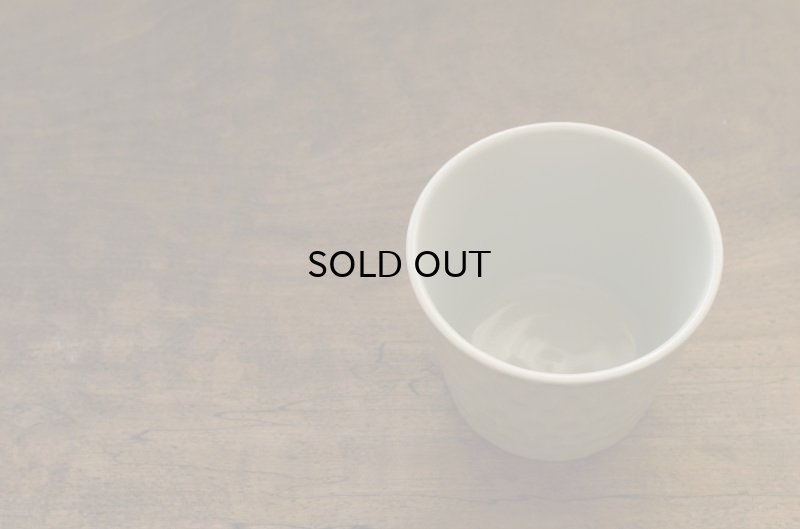 画像4: 阿部春弥　白磁しのぎ亀甲文猪口