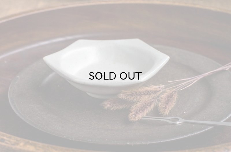 画像3: 広瀬 佳子  六角小皿 白