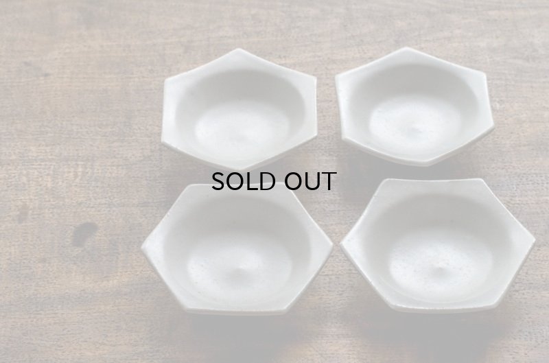 画像6: 広瀬 佳子  六角小皿 白