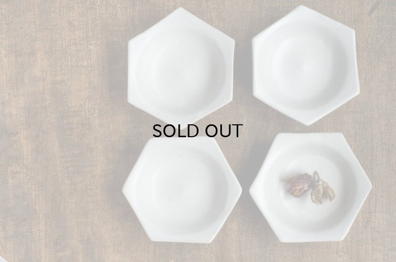 画像5: 広瀬 佳子  六角小皿 白