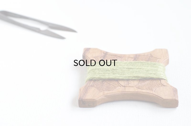 画像10: アイヌの手仕事 二風谷 木彫り 糸巻き ( 両面彫り )