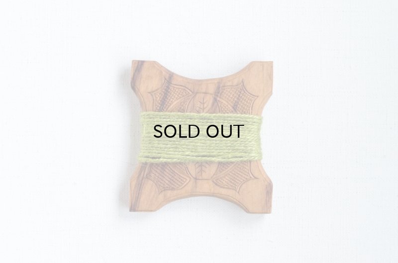 画像4: アイヌの手仕事 二風谷 木彫り 糸巻き ( 両面彫り )