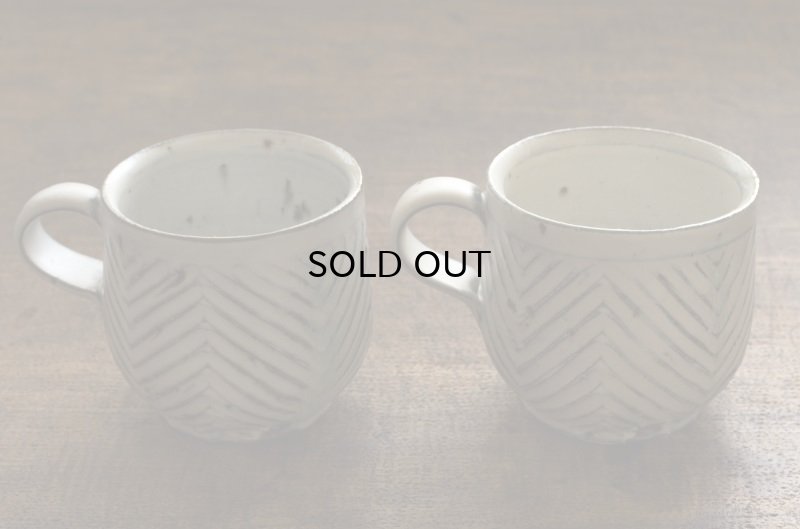 画像9: 福井一伯  粉引マットマグ 矢羽根 a.