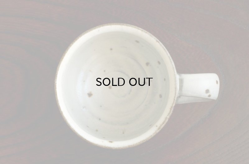 画像10: 福井一伯  粉引マットマグ 矢羽根 a.